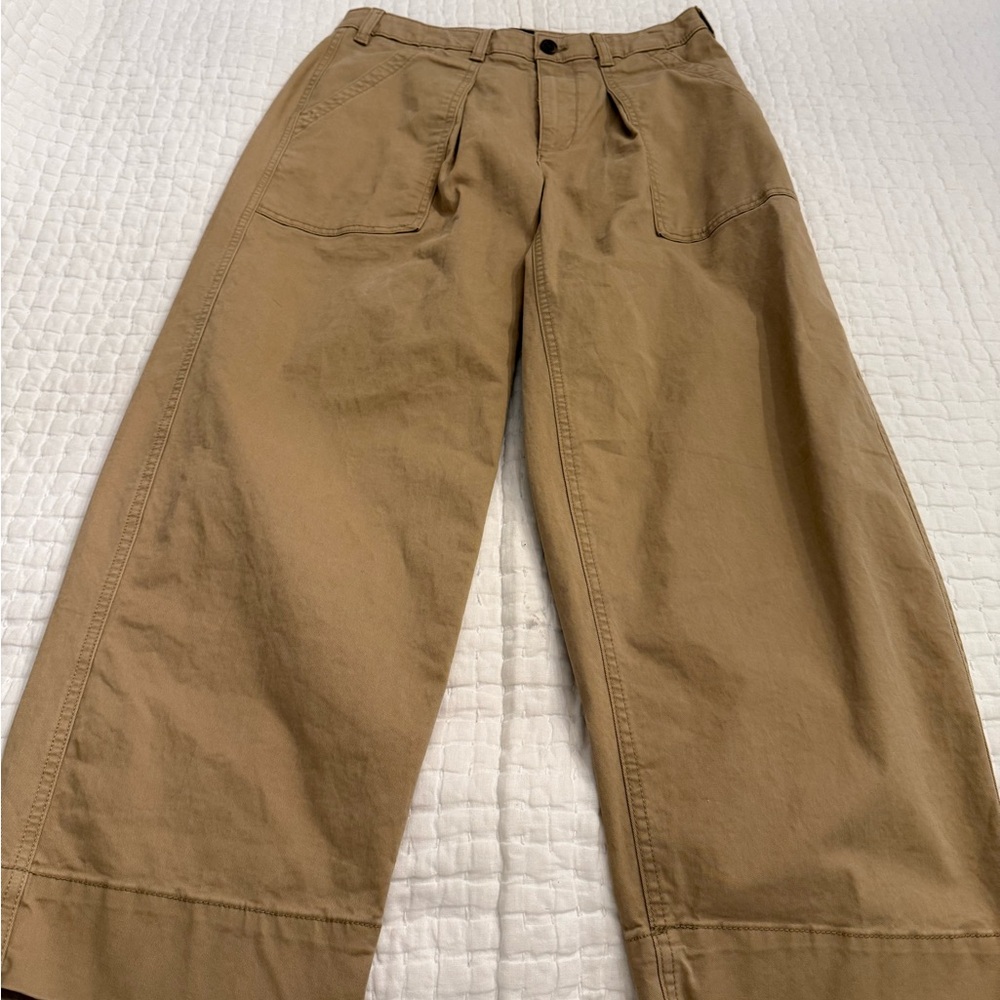 Banana Republic khaki crop pants